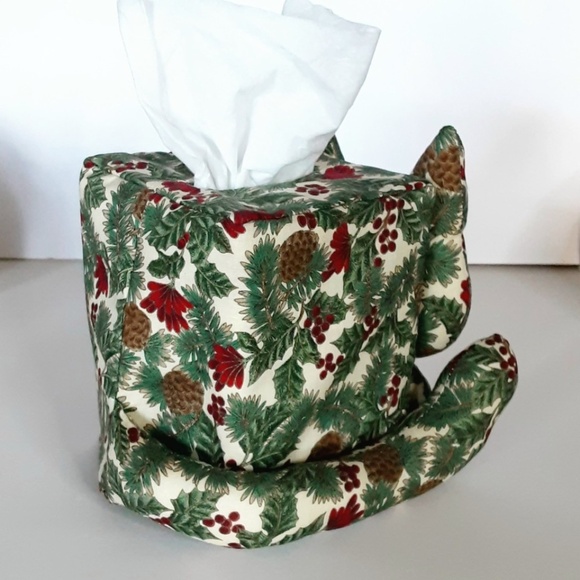 Christmas CAT Tissue Box Holder Green & Red Holly - Picture 4 of 6